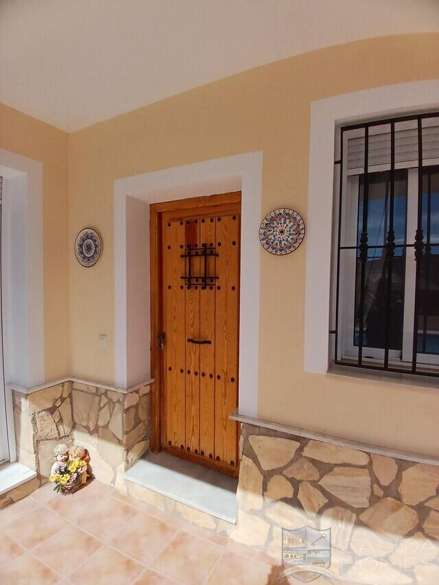 Villa Charm: Villa for Sale in Arboleas, Almería