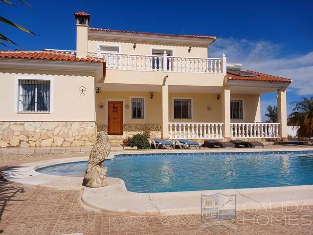 Villa Charm: Villa for Sale in Arboleas, Almería