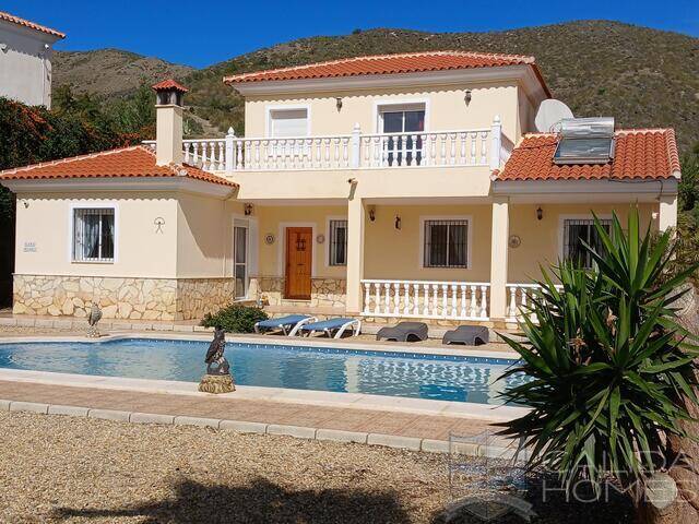 Villa Charm: Villa for Sale in Arboleas, Almería