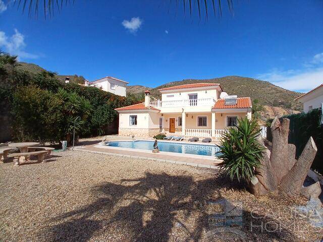 Villa Charm: Villa for Sale in Arboleas, Almería