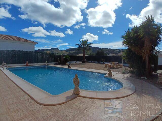 Villa Charm: Villa for Sale in Arboleas, Almería