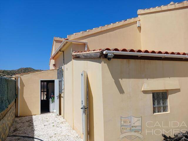 Villa Luna: Villa for Sale in Arboleas, Almería