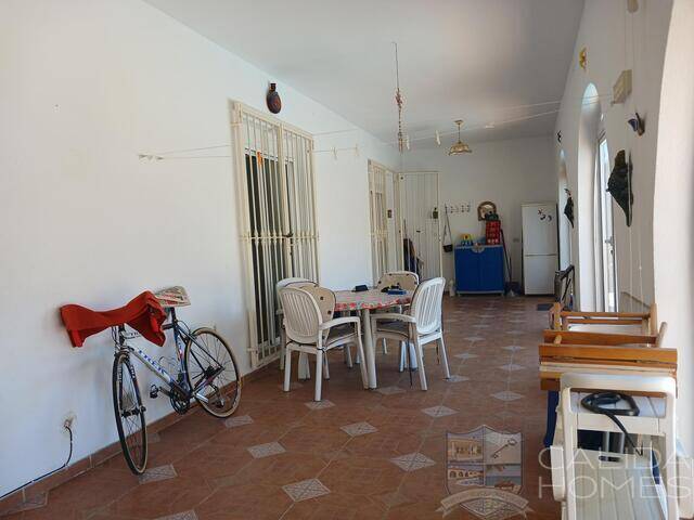Villa Luna: Villa for Sale in Arboleas, Almería