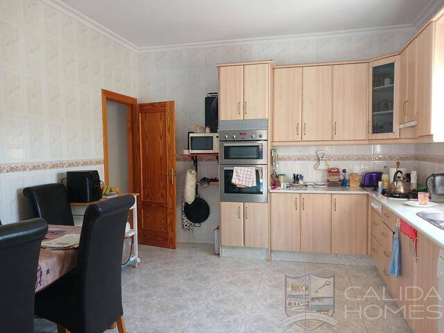 Villa Luna: Villa for Sale in Arboleas, Almería