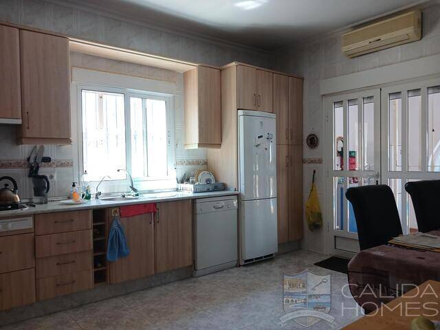 Villa Luna: Villa for Sale in Arboleas, Almería