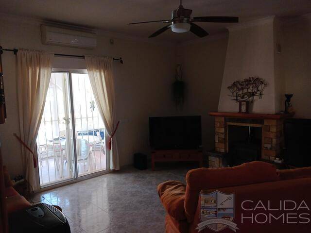 Villa Luna: Villa for Sale in Arboleas, Almería