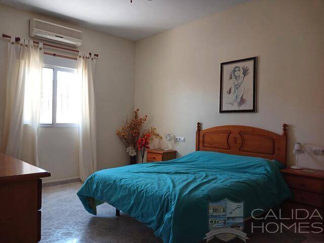 Villa Luna: Villa for Sale in Arboleas, Almería