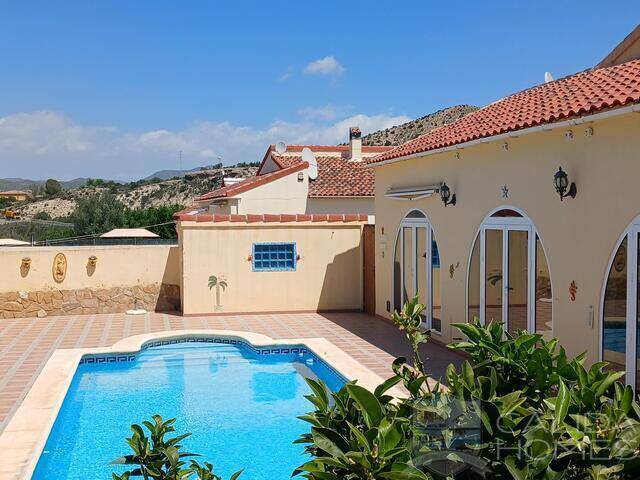 Villa Luna: Villa for Sale in Arboleas, Almería