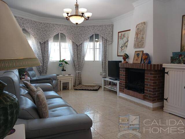 Villa Rosebud: Villa for Sale in Arboleas, Almería