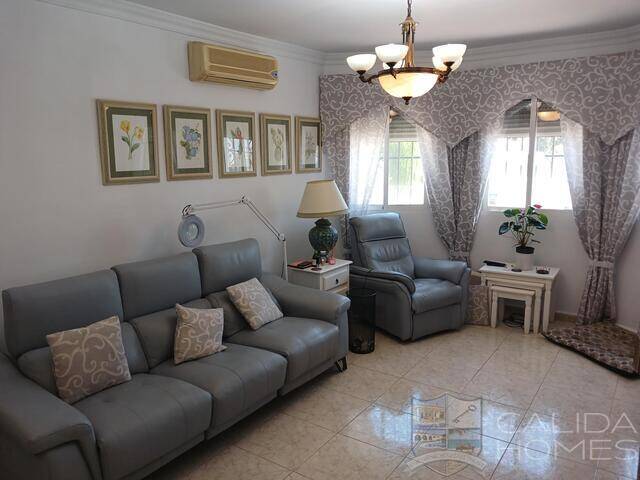 Villa Rosebud: Villa for Sale in Arboleas, Almería