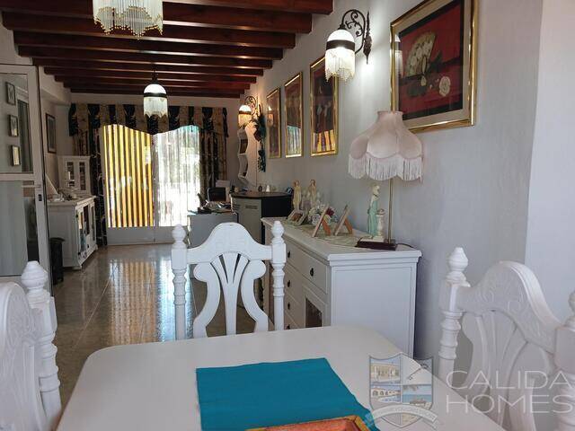 Villa Rosebud: Villa for Sale in Arboleas, Almería