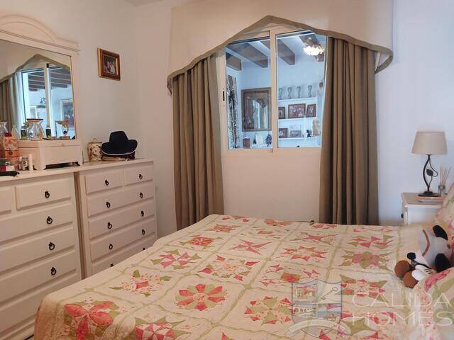 Villa Rosebud: Villa for Sale in Arboleas, Almería
