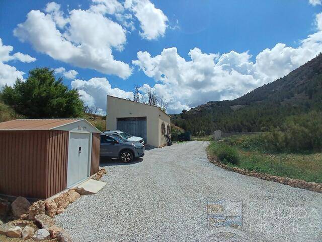 Villa Floral: Villa for Sale in El Margen, Almería