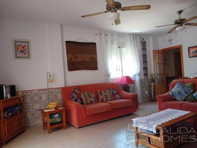 Villa Vista Buena: Villa for Sale in Arboleas, Almería