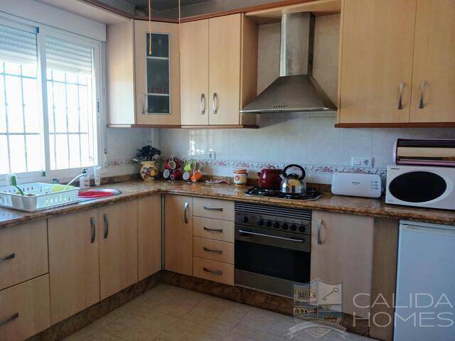Villa Vista Buena: Villa for Sale in Arboleas, Almería