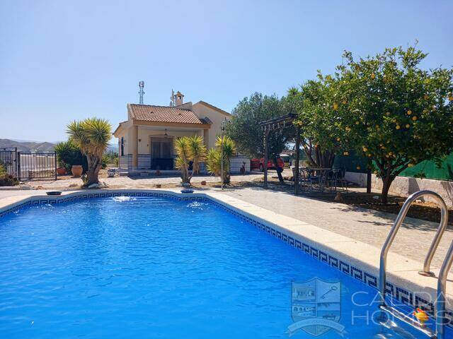 Villa Vista Buena: Villa for Sale in Arboleas, Almería