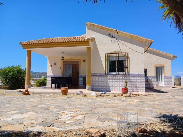 Villa Vista Buena: Villa for Sale in Arboleas, Almería