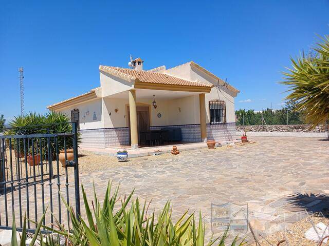 Villa Vista Buena: Villa for Sale in Arboleas, Almería