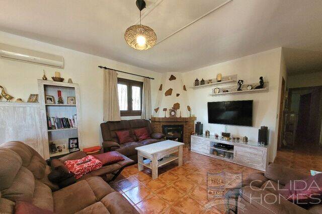 Villa Rustica: Villa for Sale in Mojácar Playa, Almeria