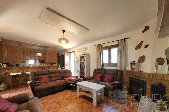 Villa Rustica: Villa for Sale in Mojácar Playa, Almeria