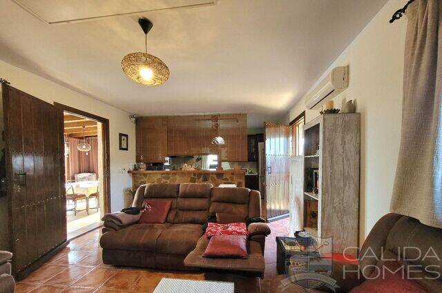 Villa Rustica: Villa for Sale in Mojácar Playa, Almeria