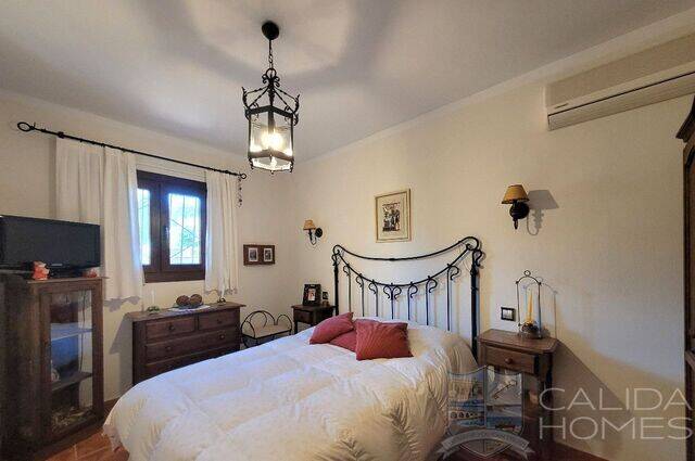 Villa Rustica: Villa for Sale in Mojácar Playa, Almeria