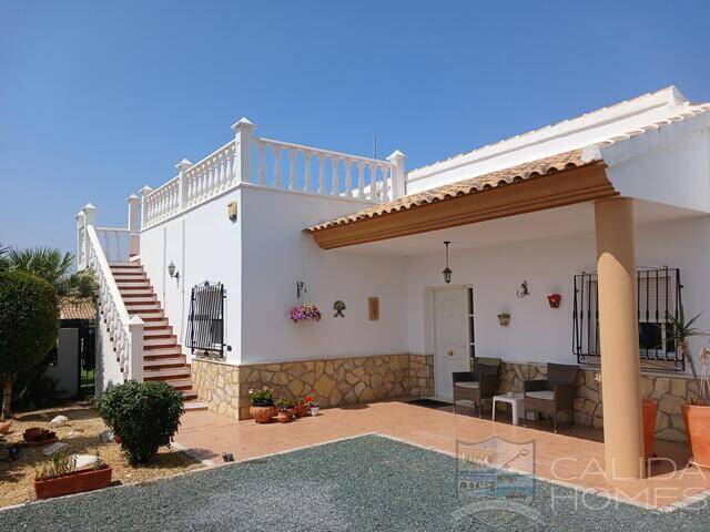 Villa Hibiscus: Villa for Sale in Arboleas, Almería