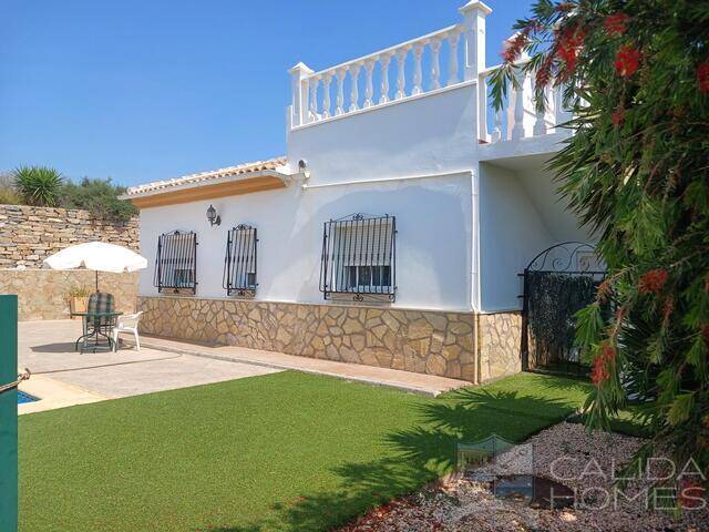 Villa Hibiscus: Villa for Sale in Arboleas, Almería
