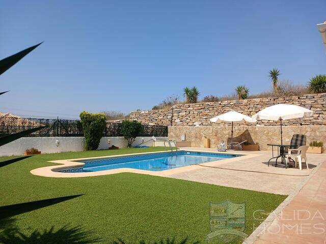 Villa Hibiscus: Villa for Sale in Arboleas, Almería
