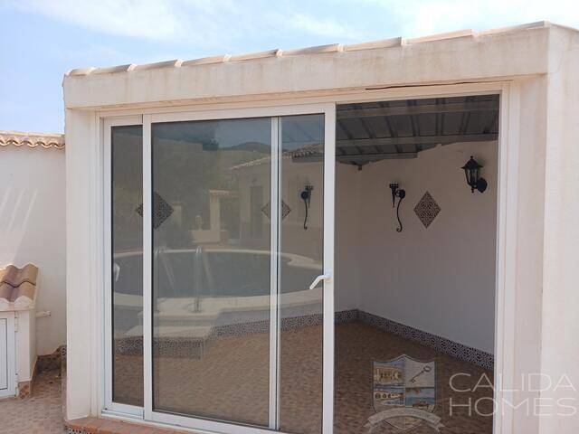 Villa Acacia: Villa for Sale in Arboleas, Almería