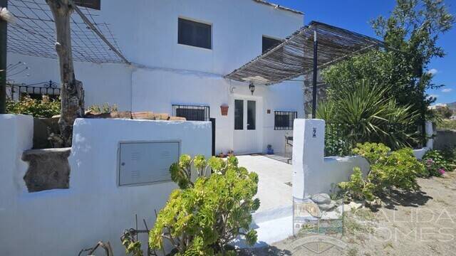 Town house in Fines, Almería