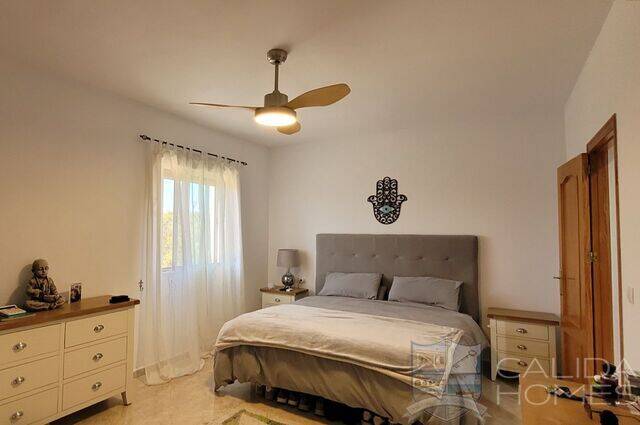 Villa Pebbles: Villa for Sale in Cantoria, Almería