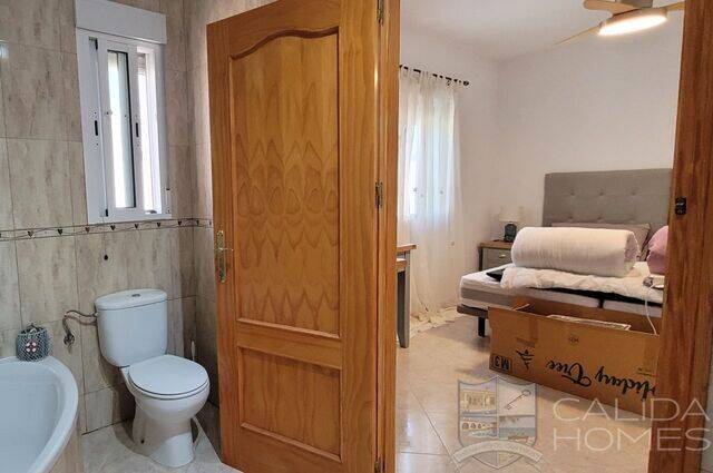 Villa Pebbles: Villa for Sale in Cantoria, Almería