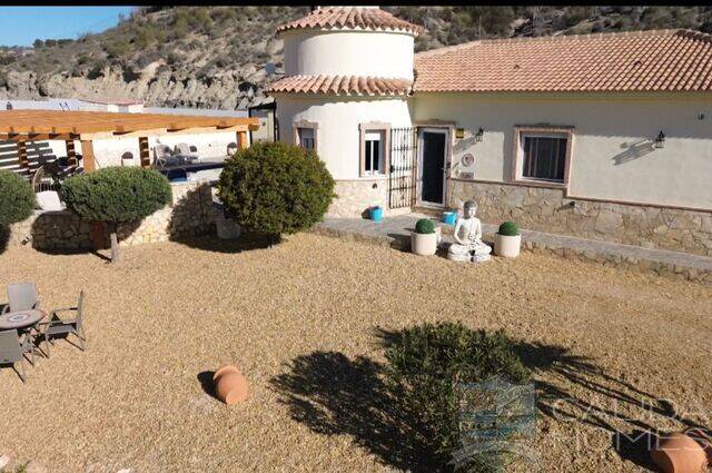 Villa Pebbles: Villa for Sale in Cantoria, Almería