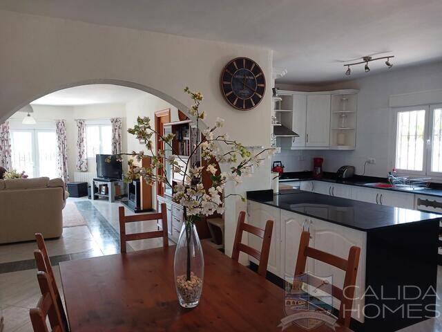 Villa Los Morillos: Villa for Sale in Albox, Almería
