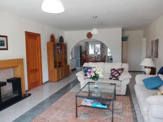 Villa Los Morillos: Villa for Sale in Albox, Almería