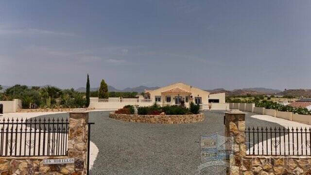 Villa Los Morillos: Villa for Sale in Albox, Almería