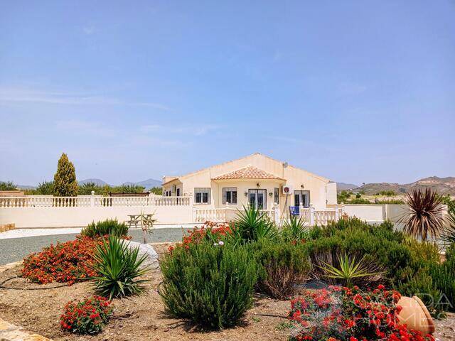 Villa Los Morillos: Villa for Sale in Albox, Almería