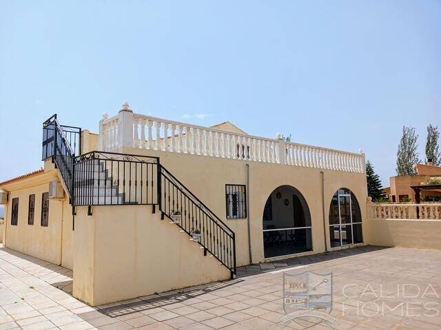 Villa Los Morillos: Villa for Sale in Albox, Almería