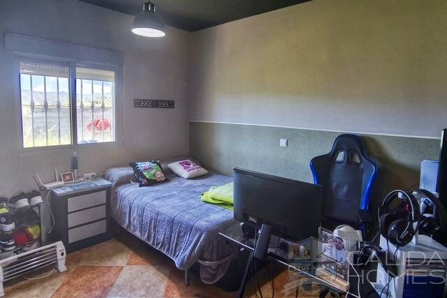 Villa Samba: Villa for Sale in Arboleas, Almería