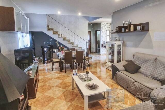 Villa Samba: Villa for Sale in Arboleas, Almería