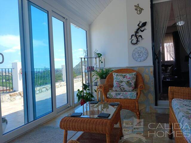 Villa Sierra Vista: Villa for Sale in Arboleas, Almería