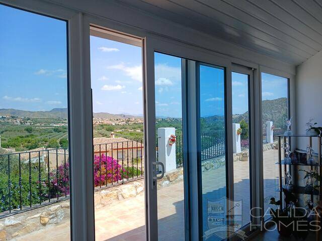 Villa Sierra Vista: Villa for Sale in Arboleas, Almería