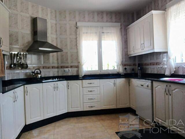 Villa Sierra Vista: Villa for Sale in Arboleas, Almería