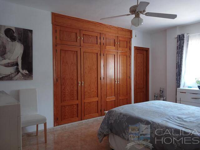 Villa Sierra Vista: Villa for Sale in Arboleas, Almería