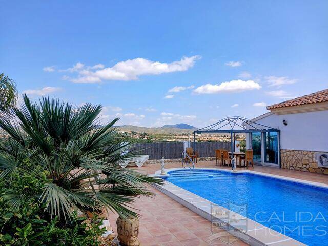 Villa Sierra Vista: Villa for Sale in Arboleas, Almería