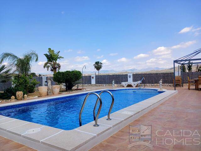 Villa Sierra Vista: Villa for Sale in Arboleas, Almería