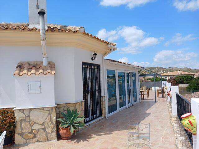 Villa Sierra Vista: Villa for Sale in Arboleas, Almería