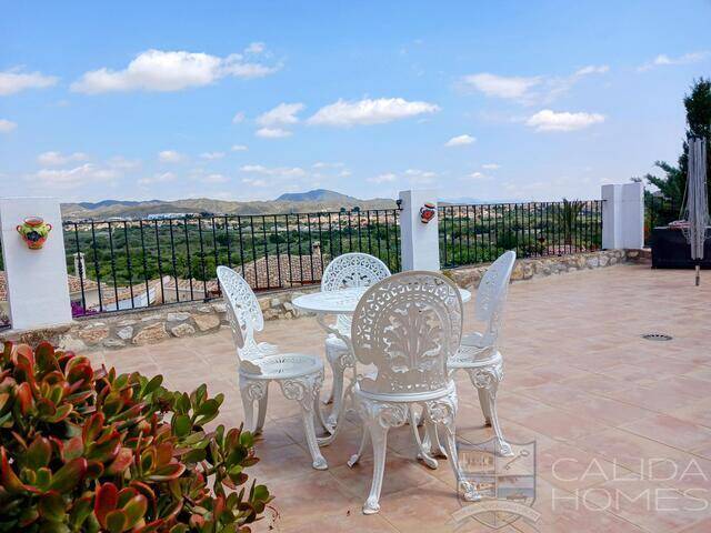 Villa Sierra Vista: Villa for Sale in Arboleas, Almería