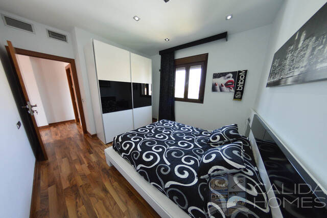 Villa Splendido: Villa for Sale in Arboleas, Almería